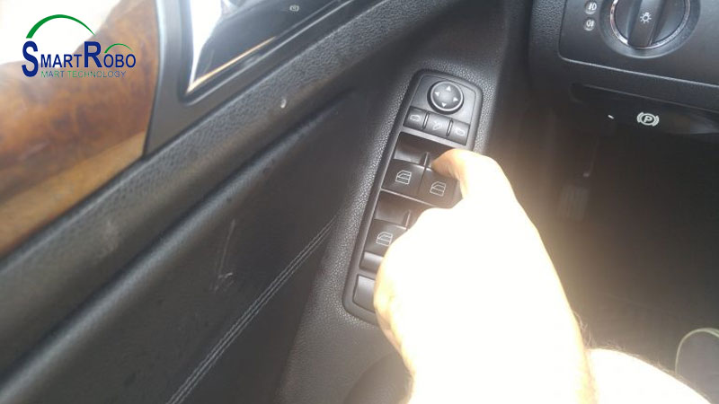 huong-dan-thay-binh-ac-quy-xe-mercedes-4